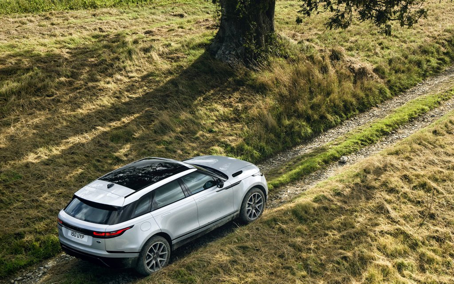 Comparison Land Rover Range Rover Velar P400e PlugIn Hybrid 2021